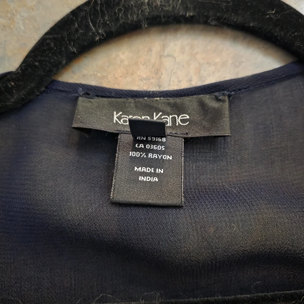 Elegant Black Embroidered Women's Top - Picture 7 of 7